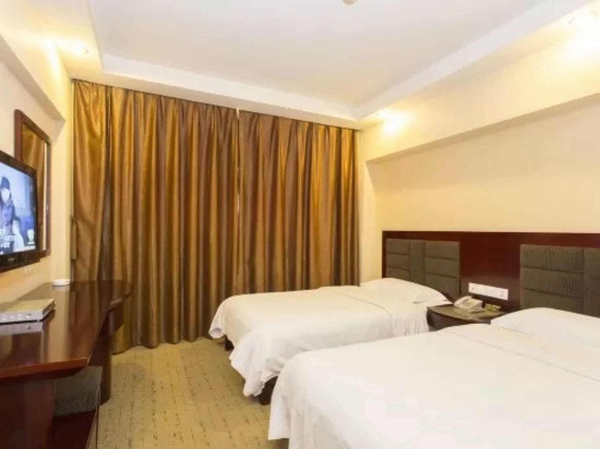 Kaiserdom Hotel Changsha Railway Station Экстерьер фото